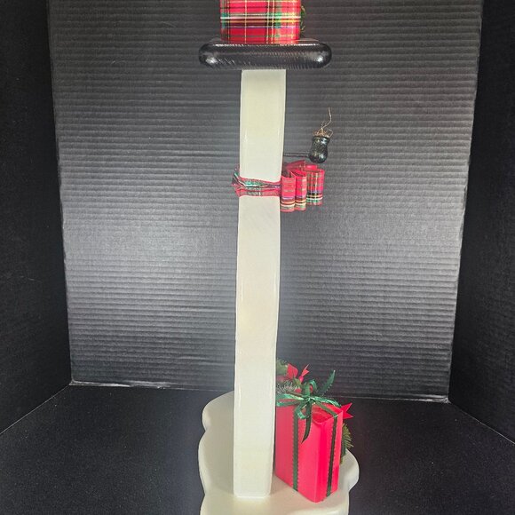 Gorgeous 21" Tall Handmade And Tole Painted Jolly Wood Snowman With Presents - Picture 5 of 12